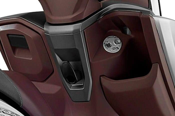 Suzuki Burgman storage cubbies